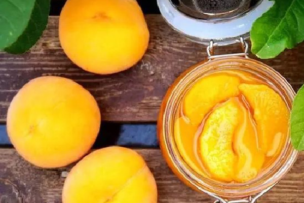 黃桃罐頭怎么加熱 黃桃罐頭加熱好吃嗎 黃桃罐頭怎么加熱 黃桃罐頭加熱好吃嗎