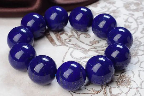 青金石的功效和作用 青金石對眼睛好嗎 青金石的功效和作用 青金石對眼睛好嗎