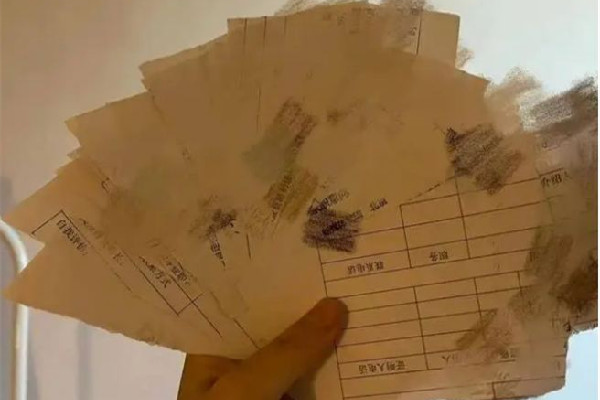 女子簡歷被面試官撕毀公司回應(yīng) 簡歷有什么作用 女子簡歷被面試官撕毀公司回應(yīng) 簡歷有什么作用