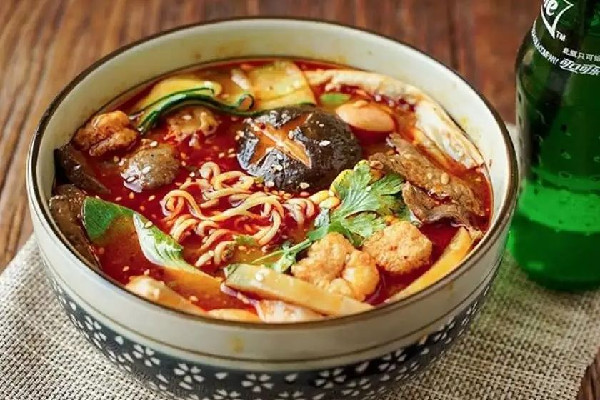 男生吃楊國福1年發(fā)現(xiàn)竟是楊圍福 楊國福麻辣燙怎么樣 男生吃楊國福1年發(fā)現(xiàn)竟是楊圍福 楊國福麻辣燙怎么樣