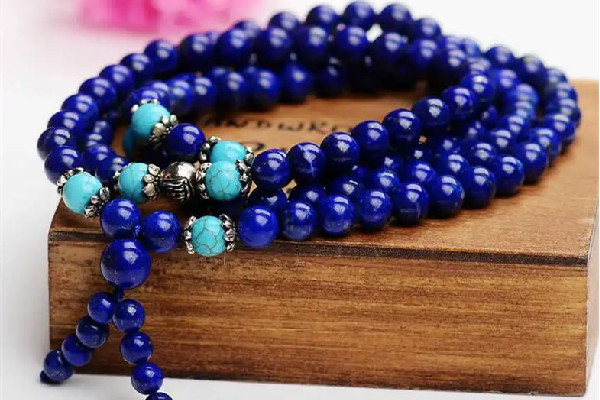 青金石的五行屬性 青金石能盤出什么樣 青金石的五行屬性 青金石能盤出什么樣