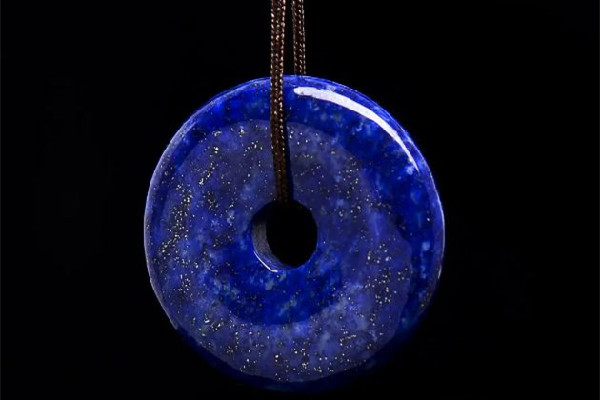 青金石價(jià)格一般多少 青金石屬于什么檔次寶石 青金石價(jià)格一般多少 青金石屬于什么檔次寶石