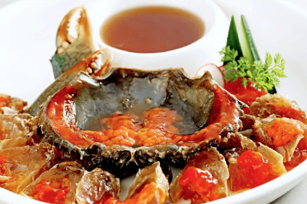 女子制生腌蟹3小時后螃蟹越獄亂爬 生腌蟹的制作方法 女子制生腌蟹3小時后螃蟹越獄亂爬 生腌蟹的制作方法