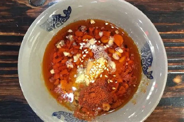 香油碟和麻醬碟哪個熱量少 香油碟的熱量 香油碟和麻醬碟哪個熱量少 香油碟的熱量