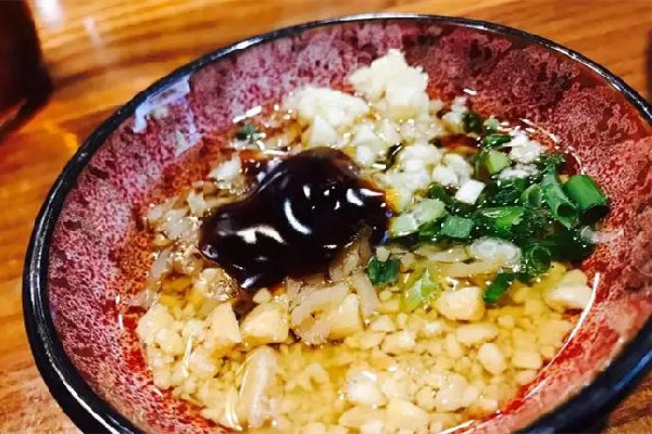 香油碟和麻醬碟哪個熱量少 香油碟的熱量 香油碟和麻醬碟哪個熱量少 香油碟的熱量