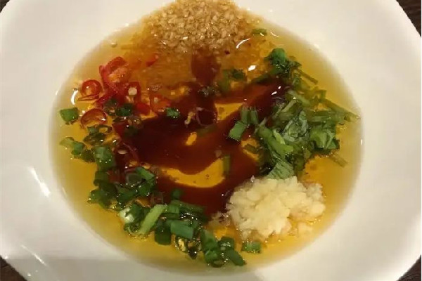 油碟蘸料怎么調(diào) 油碟可以用香油代替嗎 油碟蘸料怎么調(diào) 油碟可以用香油代替嗎