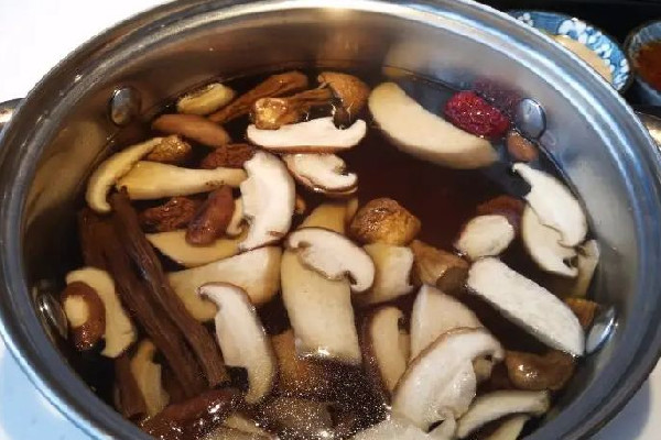 菌湯火鍋底料菌類粉包怎么放 菌湯火鍋底料怎么用 菌湯火鍋底料菌類粉包怎么放 菌湯火鍋底料怎么用