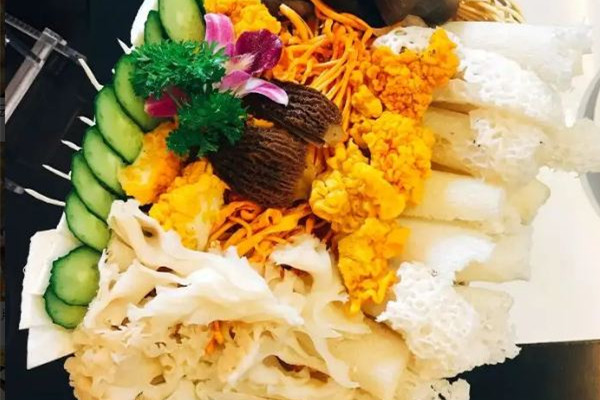 菌湯火鍋減肥可以吃嗎 菌湯火鍋和番茄鍋哪個(gè)好吃 菌湯火鍋減肥可以吃嗎 菌湯火鍋和番茄鍋哪個(gè)好吃