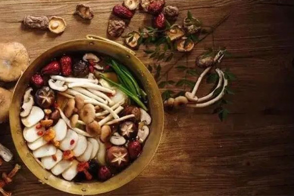 菌湯火鍋底料菌類粉包怎么放 菌湯火鍋底料怎么用 菌湯火鍋底料菌類粉包怎么放 菌湯火鍋底料怎么用