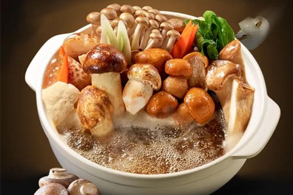 菌湯火鍋自制湯底的做法 菌湯火鍋要用什么調(diào)料 菌湯火鍋自制湯底的做法 菌湯火鍋要用什么調(diào)料