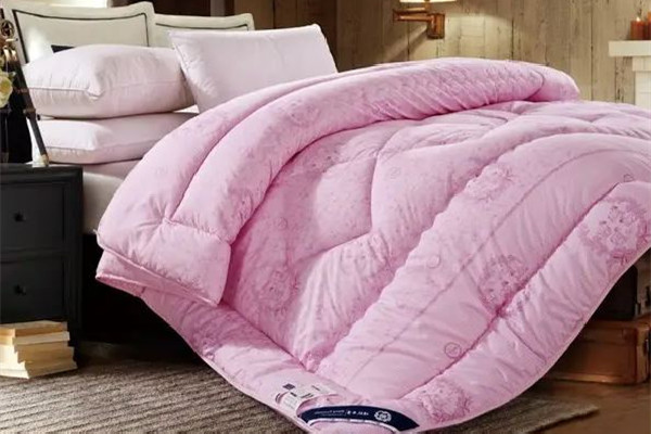 羊絨被有味道可以用嗎 羊絨被有味道怎么辦 羊絨被有味道可以用嗎 羊絨被有味道怎么辦