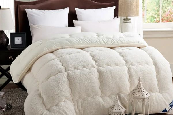 羊絨被有味道可以用嗎 羊絨被有味道怎么辦 羊絨被有味道可以用嗎 羊絨被有味道怎么辦