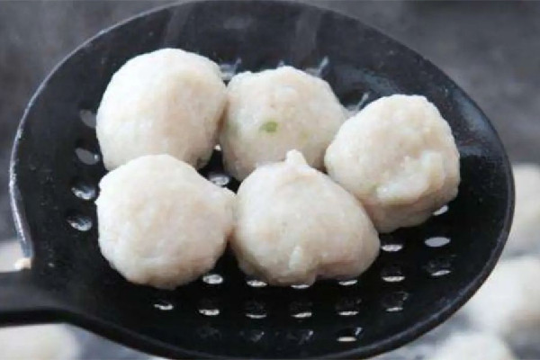 魚丸有刺怎么辦 魚丸煮湯配什么煮最好 魚丸有刺怎么辦 魚丸煮湯配什么煮最好