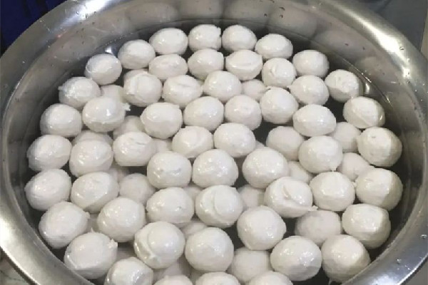 魚丸煮好后要泡冷水嗎 魚丸煮熟后怎么保存 魚丸煮好后要泡冷水嗎 魚丸煮熟后怎么保存