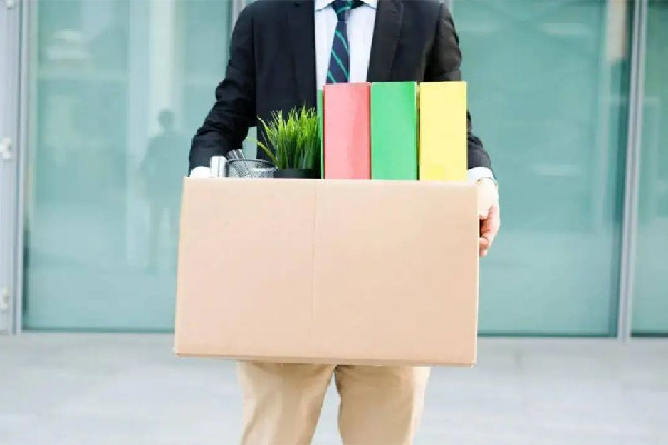 女子請(qǐng)假3天被開(kāi)除還遭索賠11萬(wàn) 被開(kāi)除需要賠錢(qián)嗎 女子請(qǐng)假3天被開(kāi)除還遭索賠11萬(wàn) 被開(kāi)除需要賠錢(qián)嗎