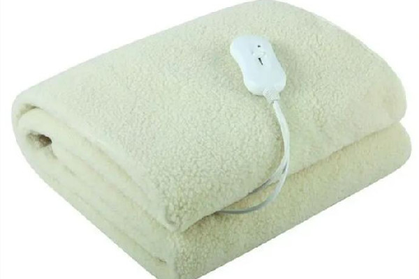 電熱毯怎么用才是正確的 電熱毯要放在褥子下面還是上面 電熱毯怎么用才是正確的 電熱毯要放在褥子下面還是上面