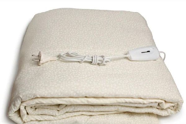 電熱毯開一晚上有危險(xiǎn)嗎 電熱毯睡了會上火嗎