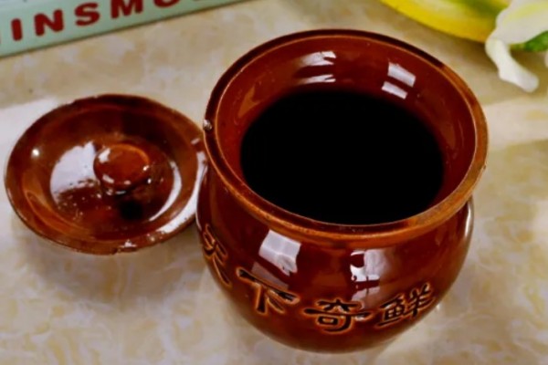 瓦罐和砂鍋有什么區(qū)別 瓦罐和砂鍋哪個(gè)煲湯好 瓦罐和砂鍋有什么區(qū)別 瓦罐和砂鍋哪個(gè)煲湯好