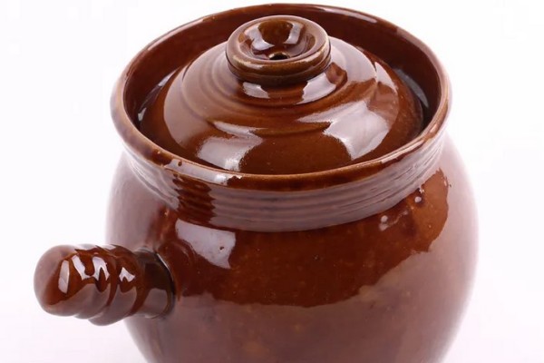 瓦罐和砂鍋有什么區(qū)別 瓦罐和砂鍋哪個(gè)煲湯好 瓦罐和砂鍋有什么區(qū)別 瓦罐和砂鍋哪個(gè)煲湯好