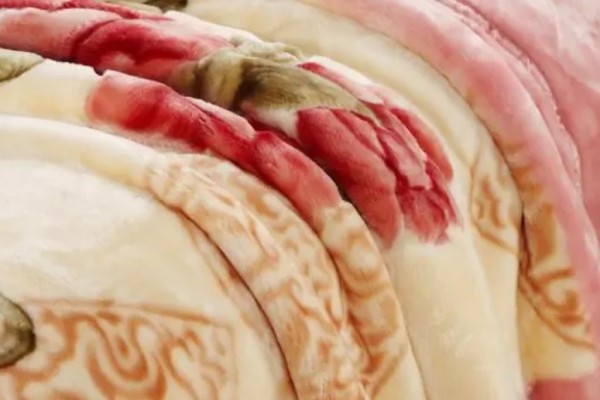 毛毯可以當(dāng)床墊鋪嗎 毛毯的用途有哪些 毛毯可以當(dāng)床墊鋪嗎 毛毯的用途有哪些