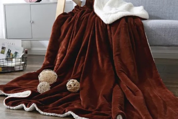 毛毯可以當(dāng)床墊鋪嗎 毛毯的用途有哪些 毛毯可以當(dāng)床墊鋪嗎 毛毯的用途有哪些