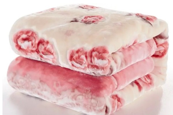 毛毯有一股刺鼻的味道是什么 毛毯有味道怎么去除妙招 毛毯有一股刺鼻的味道是什么 毛毯有味道怎么去除妙招