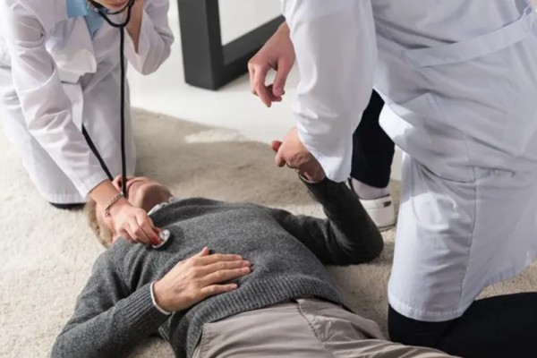 研究生猝死自習(xí)室案:導(dǎo)師否認(rèn)壓迫 猝死是什么原因造成的 研究生猝死自習(xí)室案:導(dǎo)師否認(rèn)壓迫 猝死是什么原因造成的