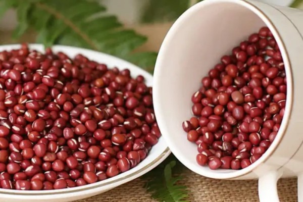 紅豆要泡多久才能煮 紅豆煮出來的水是黑色怎么回事 紅豆要泡多久才能煮 紅豆煮出來的水是黑色怎么回事