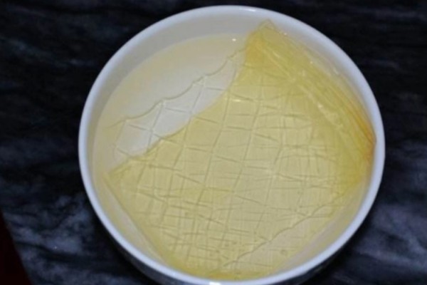 吉利丁片是什么東西 吉利丁片是明膠嗎 吉利丁片是什么東西 吉利丁片是明膠嗎