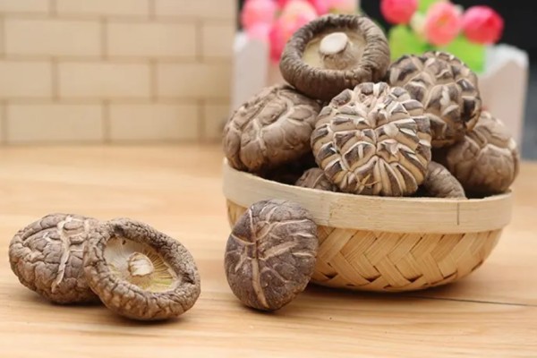 花菇和香菇的營(yíng)養(yǎng)價(jià)值一樣嗎 花菇是香菇嗎 花菇和香菇的營(yíng)養(yǎng)價(jià)值一樣嗎 花菇是香菇嗎