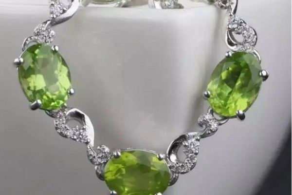 橄欖石能戴著睡覺嗎 橄欖石怎么保養(yǎng) 橄欖石能戴著睡覺嗎 橄欖石怎么保養(yǎng)