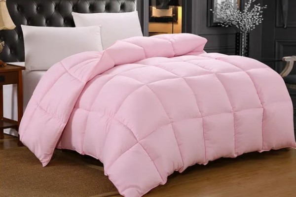 羽絨被和蠶絲被哪個(gè)更好 羽絨被是什么時(shí)候蓋的 羽絨被和蠶絲被哪個(gè)更好 羽絨被是什么時(shí)候蓋的