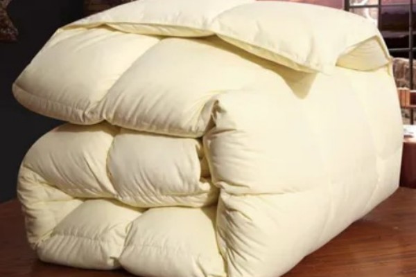 羽絨被是鴨絨的好還是鵝絨的好 羽絨被含絨量多少最佳 羽絨被是鴨絨的好還是鵝絨的好 羽絨被含絨量多少最佳