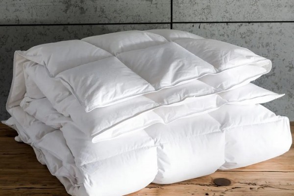 羽絨被多久曬一次 羽絨被曬多長時間合適 羽絨被多久曬一次 羽絨被曬多長時間合適