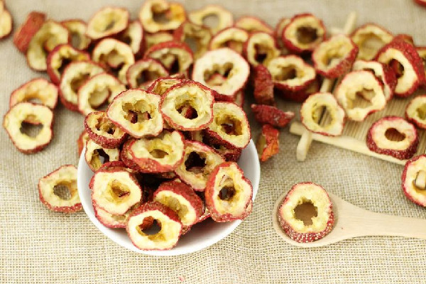 山楂干是陳年的好還是當年的好 山楂干買什么樣的好 山楂干是陳年的好還是當年的好 山楂干買什么樣的好