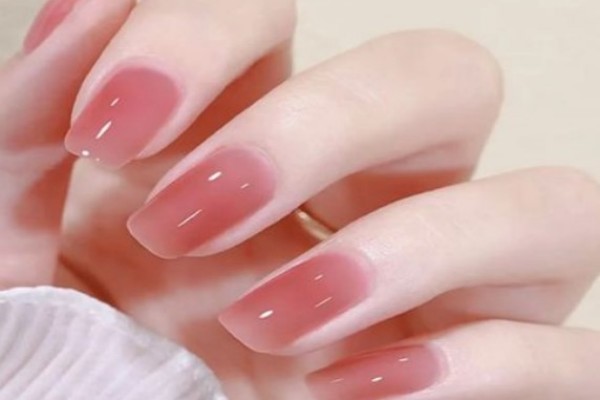 美甲亮油是什么時候涂的 美甲亮油可以當封層用嗎 美甲亮油是什么時候涂的 美甲亮油可以當封層用嗎