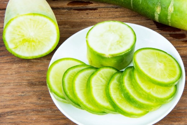 綠蘿卜是什么季節(jié)的蔬菜 綠蘿卜是什么味道的 綠蘿卜是什么季節(jié)的蔬菜 綠蘿卜是什么味道的