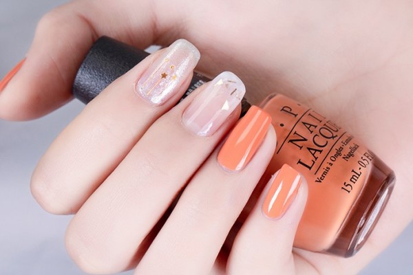 護(hù)甲油和營(yíng)養(yǎng)油的區(qū)別 護(hù)甲油可以當(dāng)指甲油用嗎 護(hù)甲油和營(yíng)養(yǎng)油的區(qū)別 護(hù)甲油可以當(dāng)指甲油用嗎