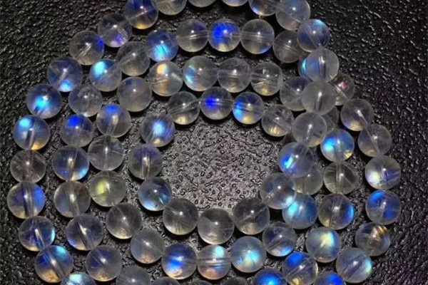 月光石是幾月的生辰石 月光石適合什么屬相戴