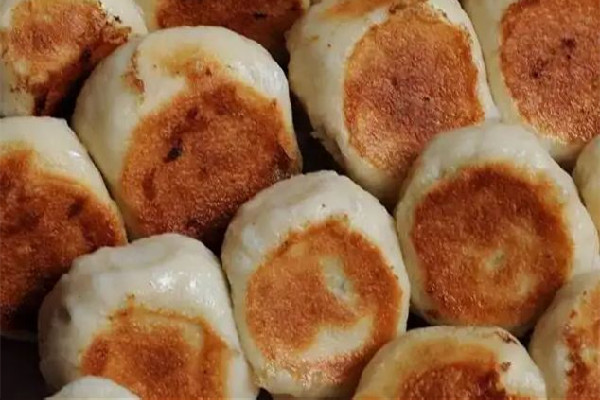 水煎包怎么煎又脆不糊 水煎包煎出來皮發(fā)硬怎么回事 水煎包怎么煎又脆不糊 水煎包煎出來皮發(fā)硬怎么回事