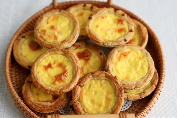 蛋撻皮要先烤一會在放蛋撻液嗎 蛋撻皮烤出來不酥脆什么原因 蛋撻皮要先烤一會在放蛋撻液嗎 蛋撻皮烤出來不酥脆什么原因