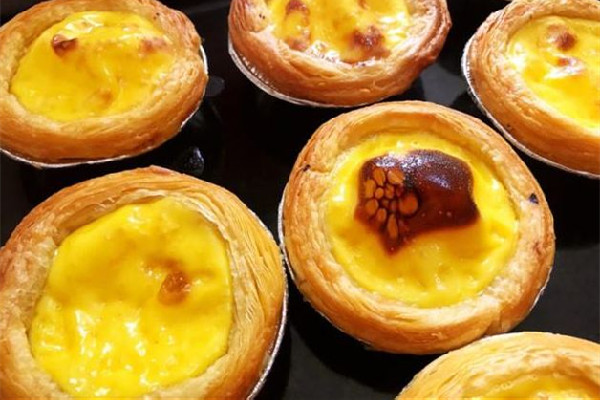 蛋撻皮要先烤一會在放蛋撻液嗎 蛋撻皮烤出來不酥脆什么原因 蛋撻皮要先烤一會在放蛋撻液嗎 蛋撻皮烤出來不酥脆什么原因