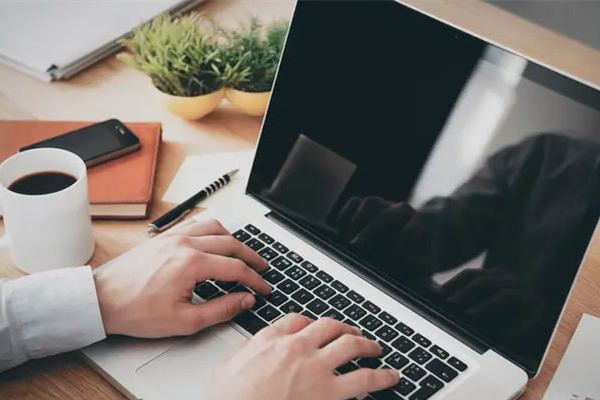 女生準(zhǔn)時下班被批踩點(diǎn)走 準(zhǔn)點(diǎn)下班有錯嗎 女生準(zhǔn)時下班被批踩點(diǎn)走 準(zhǔn)點(diǎn)下班有錯嗎