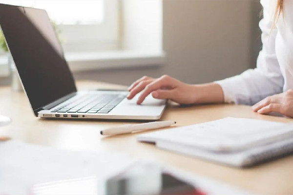 女生準(zhǔn)時下班被批踩點(diǎn)走 準(zhǔn)點(diǎn)下班有錯嗎 女生準(zhǔn)時下班被批踩點(diǎn)走 準(zhǔn)點(diǎn)下班有錯嗎