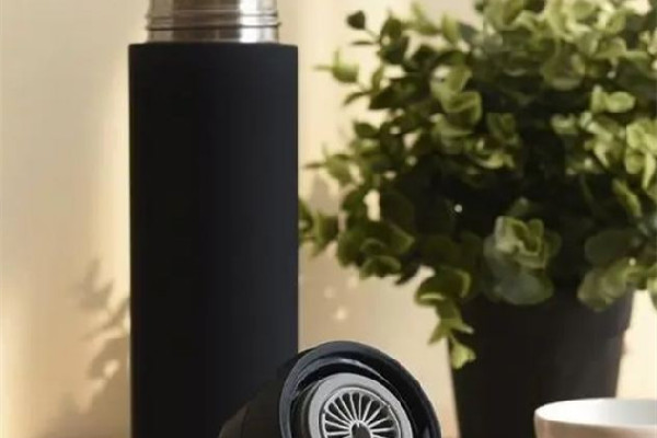 保溫杯會(huì)生銹嗎 保溫杯永久了會(huì)有害嗎 保溫杯會(huì)生銹嗎 保溫杯永久了會(huì)有害嗎