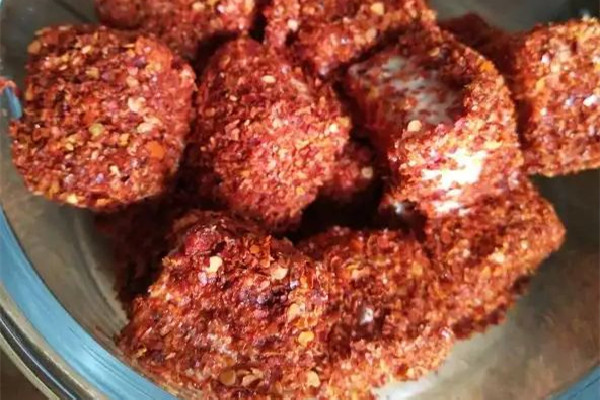 霉豆腐用油和不用油的區(qū)別 霉豆腐用油泡怎么做 霉豆腐用油和不用油的區(qū)別 霉豆腐用油泡怎么做