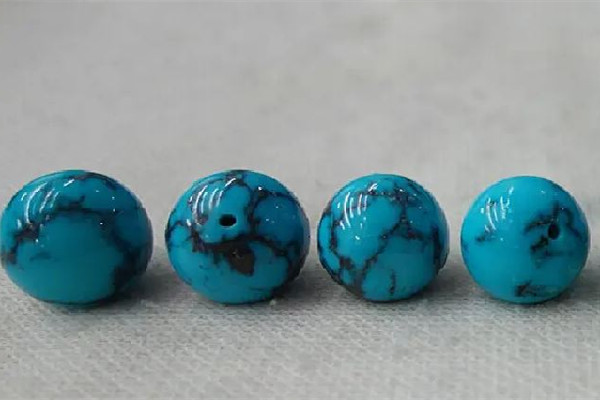 綠松石有鐵線好還是沒有好 綠松石鐵線是什么東西 綠松石有鐵線好還是沒有好 綠松石鐵線是什么東西