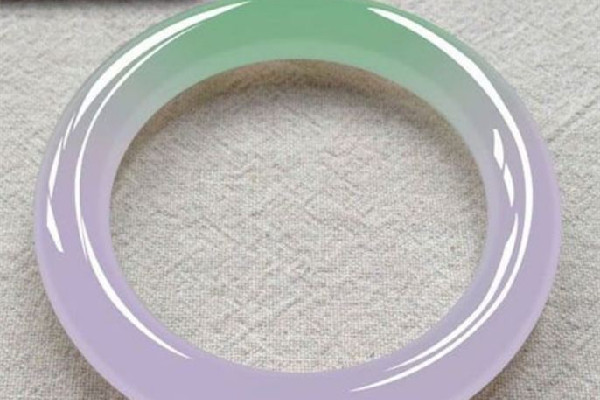 貓咪摔壞12萬翡翠手鐲被連夜送走 翡翠手鐲種水等級劃分 貓咪摔壞12萬翡翠手鐲被連夜送走 翡翠手鐲種水等級劃分