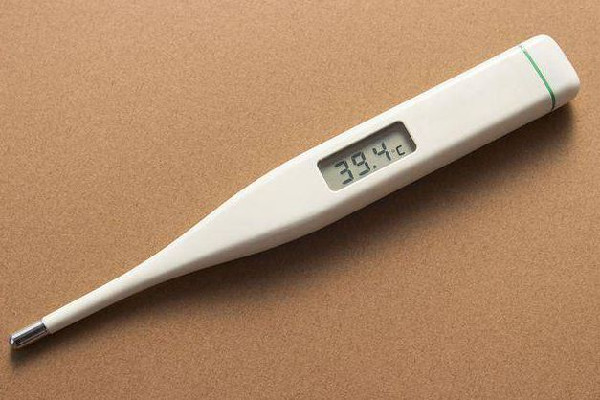 患者激增醫(yī)護(hù)人員大面積感染 發(fā)燒要補(bǔ)充電解質(zhì)嗎 患者激增醫(yī)護(hù)人員大面積感染 發(fā)燒要補(bǔ)充電解質(zhì)嗎