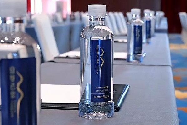 礦泉水有防腐添加劑嗎 礦泉水可以放多長(zhǎng)時(shí)間 礦泉水有防腐添加劑嗎 礦泉水可以放多長(zhǎng)時(shí)間